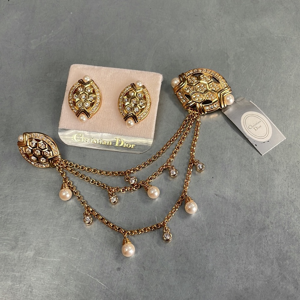 Bundle of 2 Vintage Dior Pieces (Pin & Earrings)